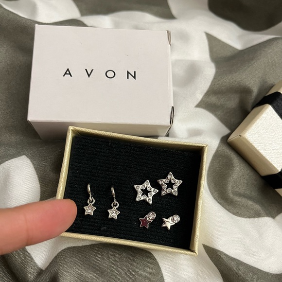 Star Rhinestone Earring 3x Silver Stud Gift Box Costume Jewelry Cute Kawaii Avon - Picture 3 of 3